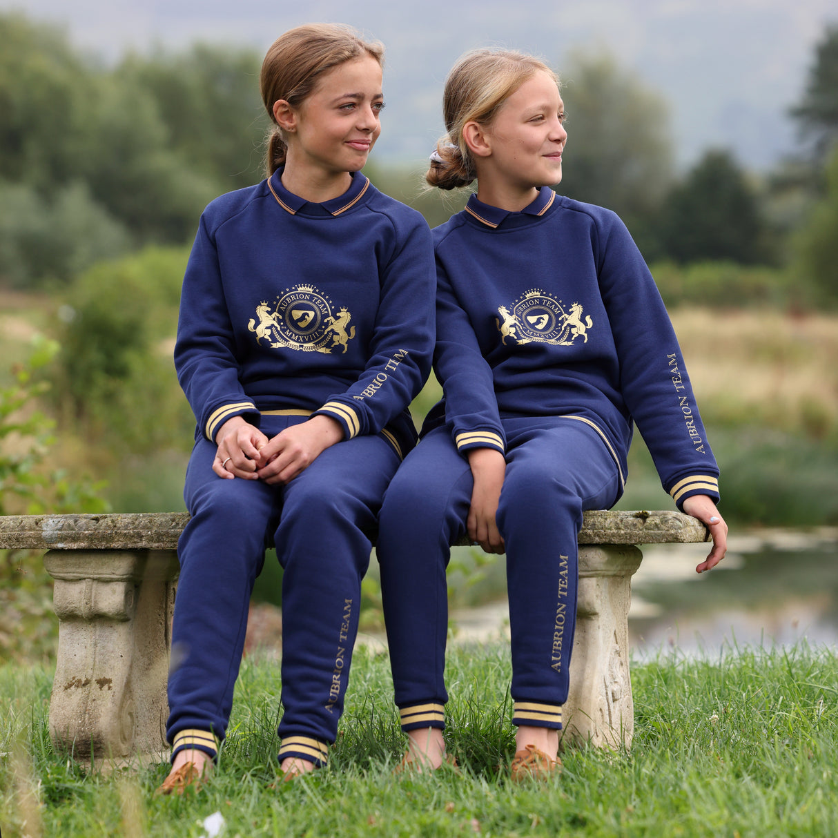 Shires Aubrion Young Rider Team Sweatshirt #colour_midnight
