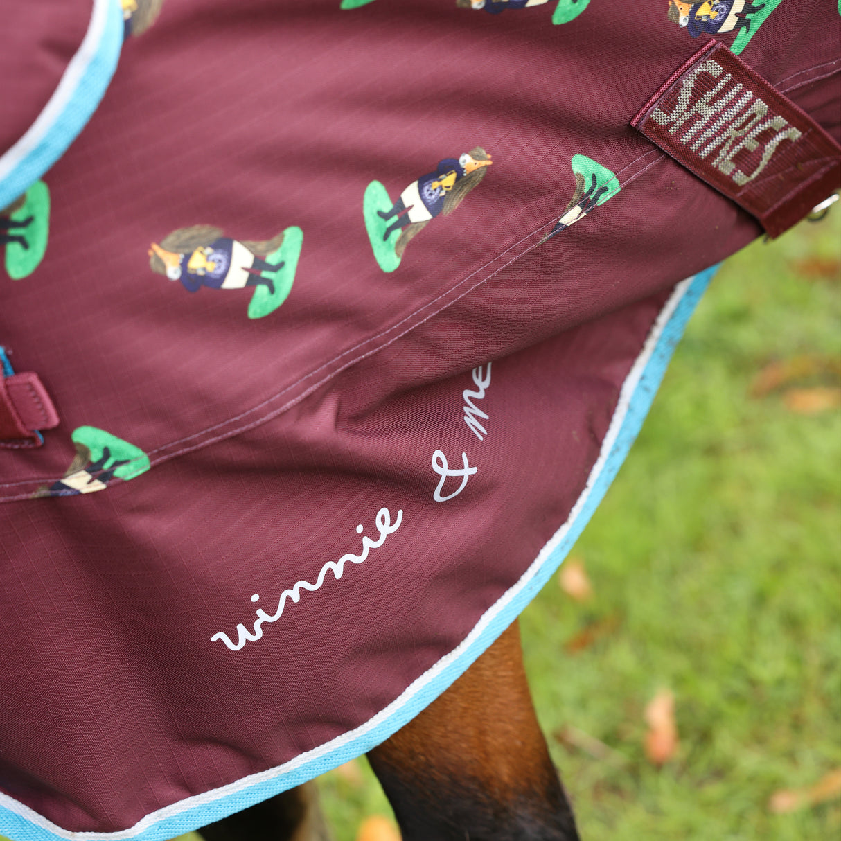 Shires Winnie & Me 200g Turnout Rug #colour_maroon