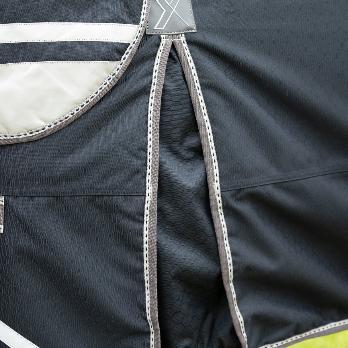 DefenceX Shield 200g Turnout Rug with Detachable Neck