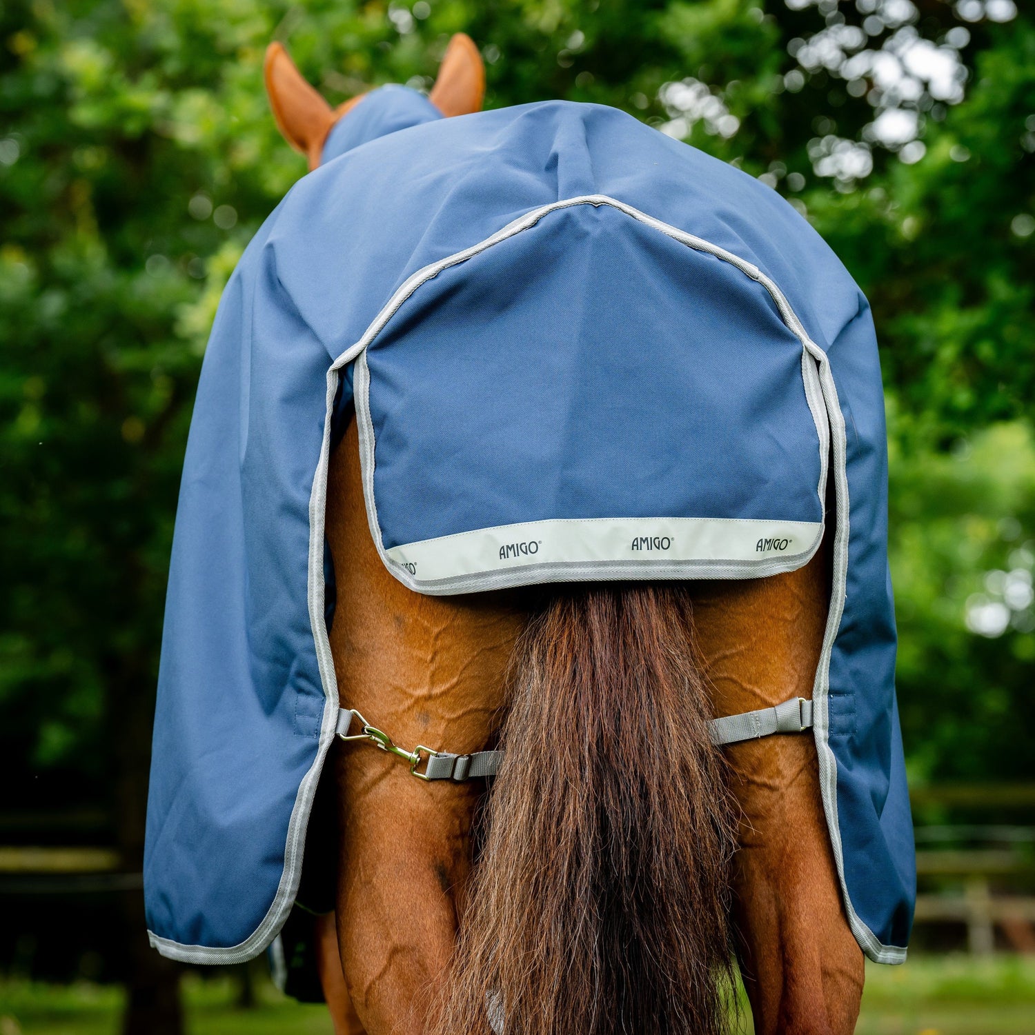 Horseware Ireland Amigo Bravo 12 Plus Bundle V-Front 50g Turnout Rug #colour_navy-titanium-grey-silver