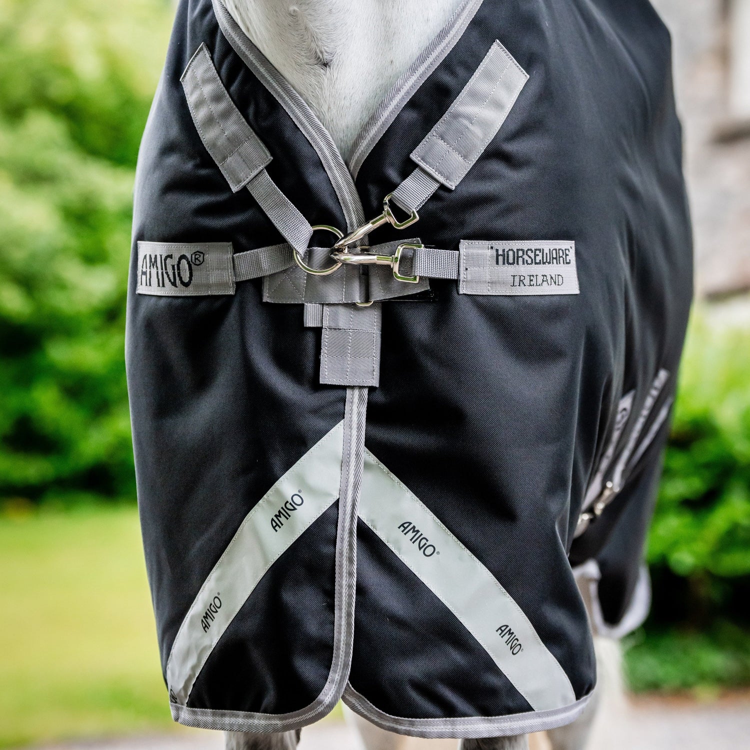 Horseware Ireland Amigo Bravo 12 Plus Bundle V-Front 50g Turnout Rug #colour_black-titanium-grey-silver