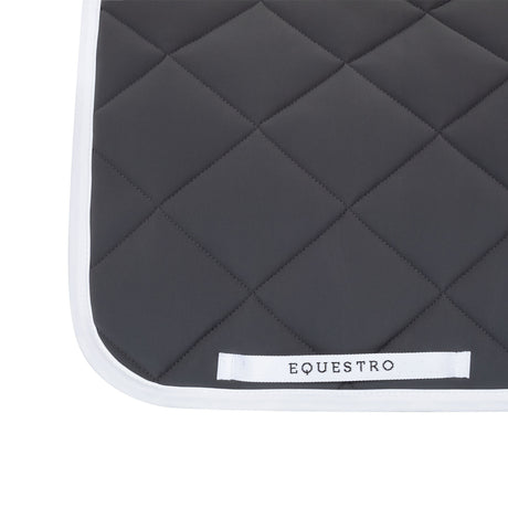 Dressage saddle pad with diamond quilting