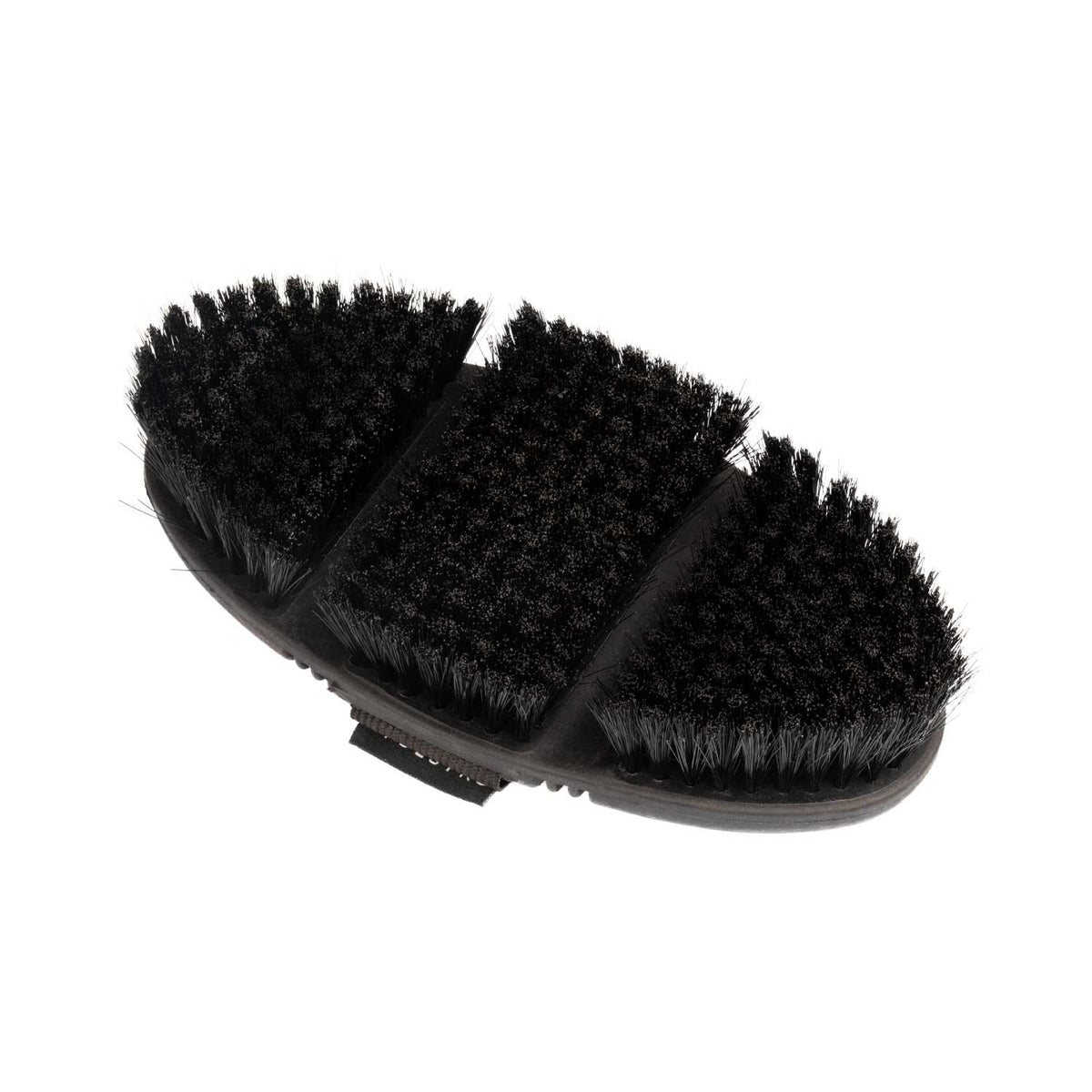 Flexible brush with short synthetic bristles