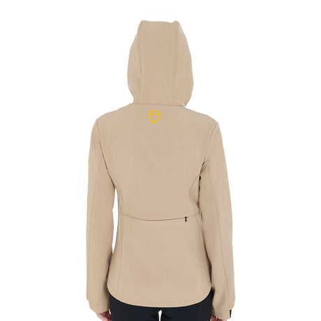 Women's slim fit softshell jacket with concealed pockets
